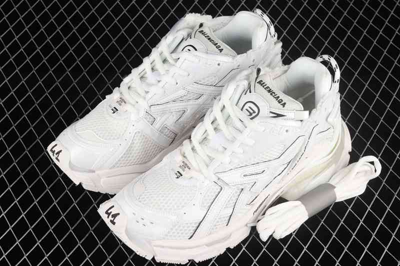 balenciaga track runner sizing,balenciaga track runner number,chaussure balenciaga chaussette