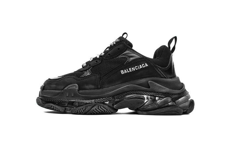 balenciaga triple s sizing reddit,balenciaga triple s grey red blue,balenciaga shos model