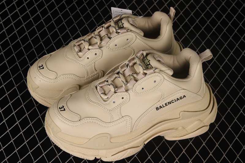 balenciaga triple s transparent sole,balenciaga triple s 42,balenciaga shos runner