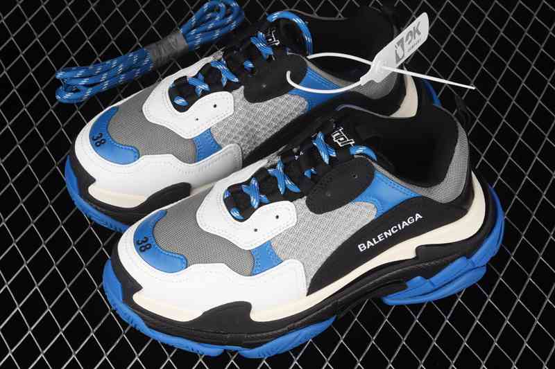 balenciaga triple s vanille,balenciaga triple s 43 sale,chaussure balenciaga promo