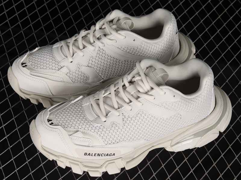 do balenciaga track sneakers run small,balenciaga track sneaker black,balenciaga chaussures euro