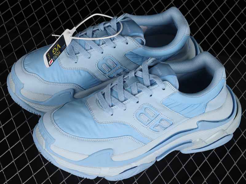 how to spot balenciaga triple s,balenciaga triple s size 34,balenciaga chaussures poubelle