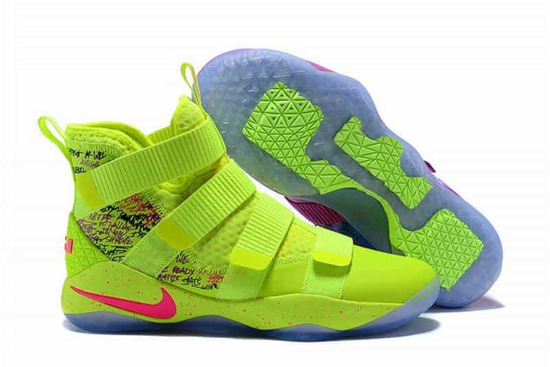 lebron james witness 7 basketball shos,on se lebron james,nike lebron 4 fruity pebbles