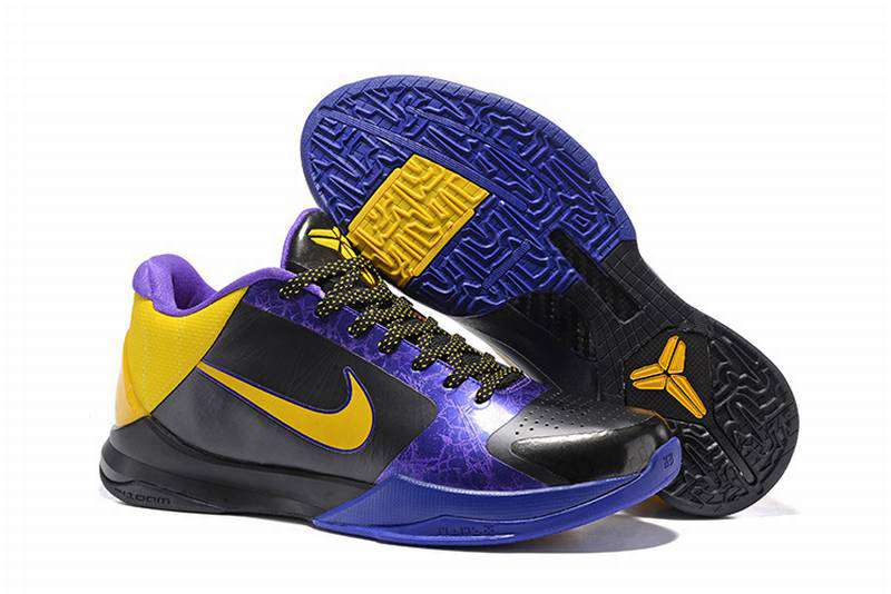 lettera addio basket kobe bryant,campo da basket kobe bryant napoli,basketball kobe 11 elite low